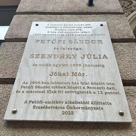 Charming By The Great Synagogue