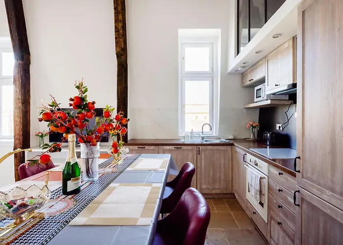 W - Great Synagogue - Charming - Sleeps 4 *