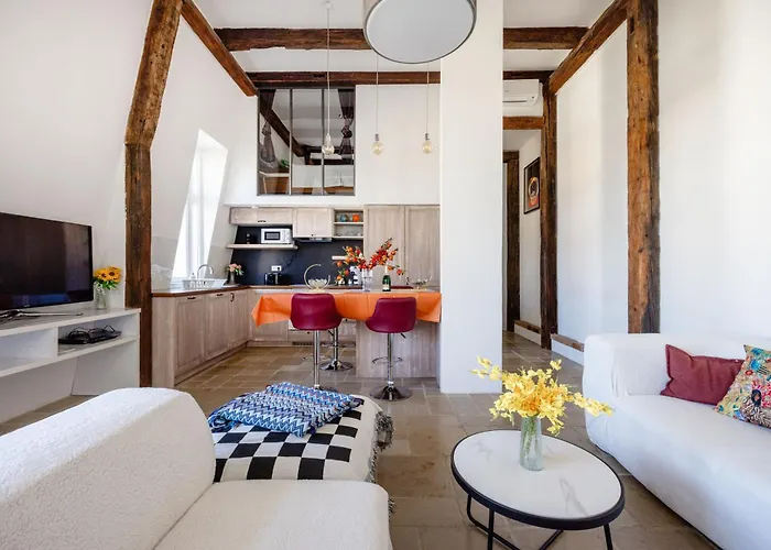 W - Great Synagogue - Charming - Sleeps 4 Апартаменты