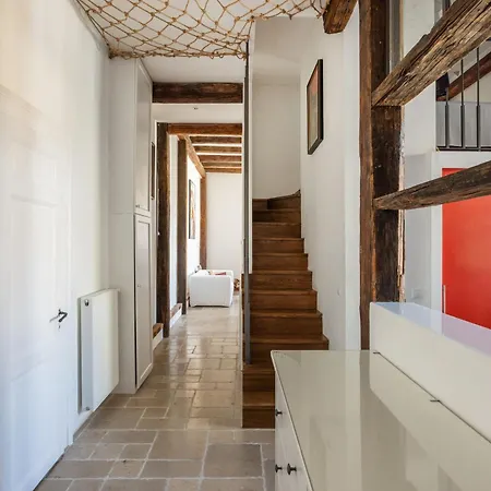 Charming By The Great Synagogue Apartmán