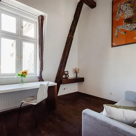 Charming By The Great Synagogue Apartmán